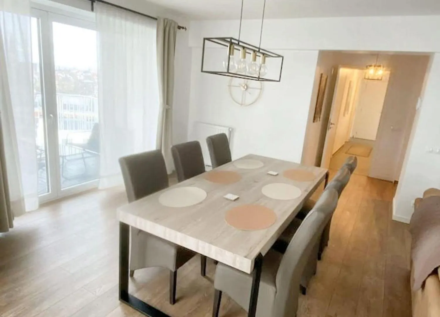 Modern Apartment In Cureghem Anderlecht 134 M² + Terrace Brüssel 0*,
