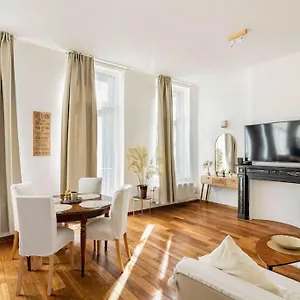 Apartment Bel Proche De Gare Du Midi, A Cote Du Centre, Brüssel