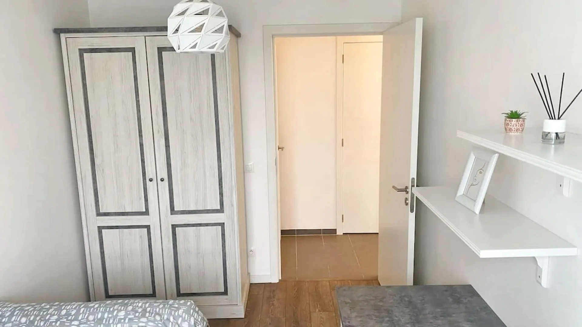 Modern Apartment In Cureghem Anderlecht 134 M² + Terrace Brussels Belgium