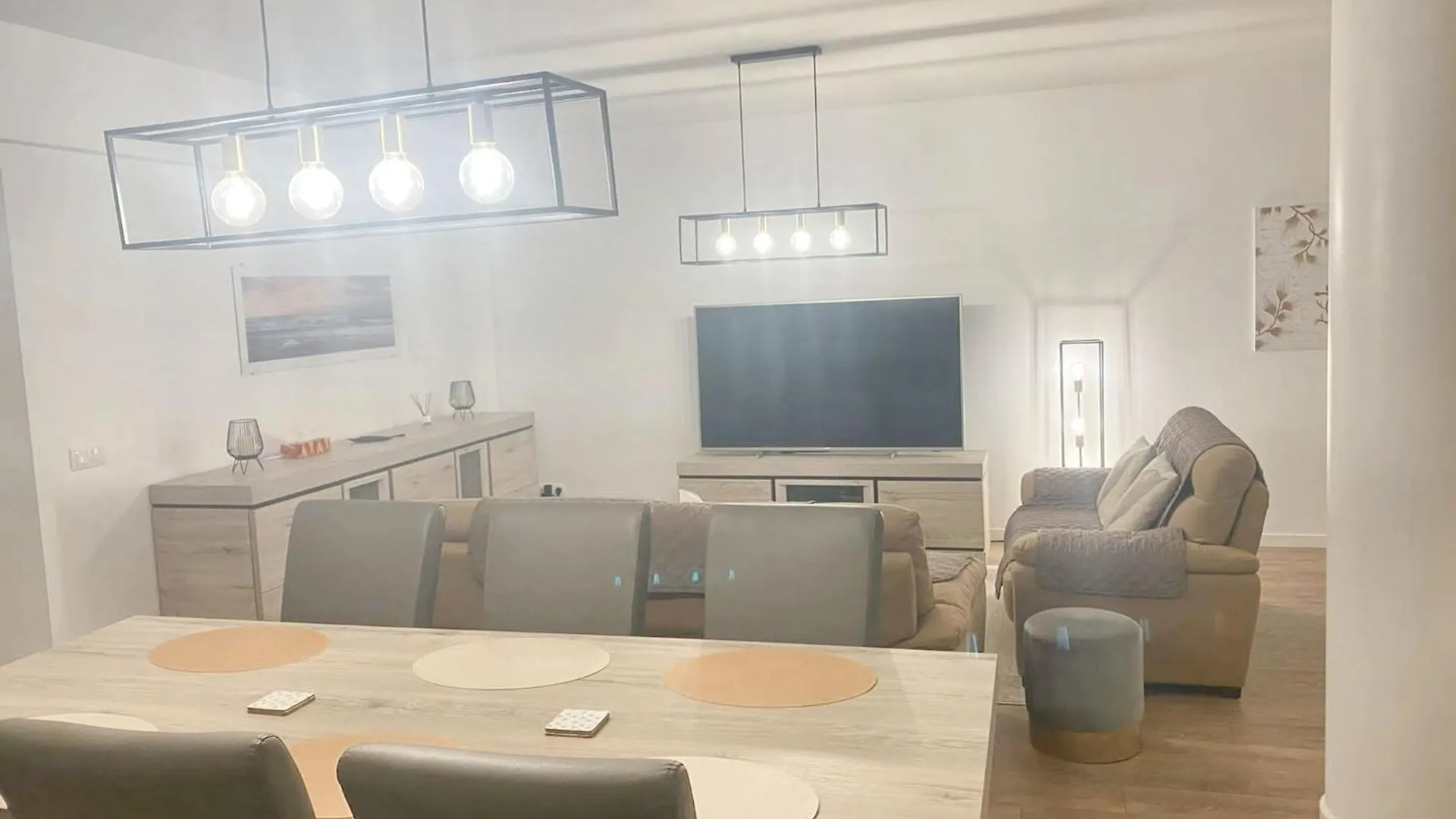 Modern Apartment In Cureghem Anderlecht 134 M² + Terrace Brüsszel