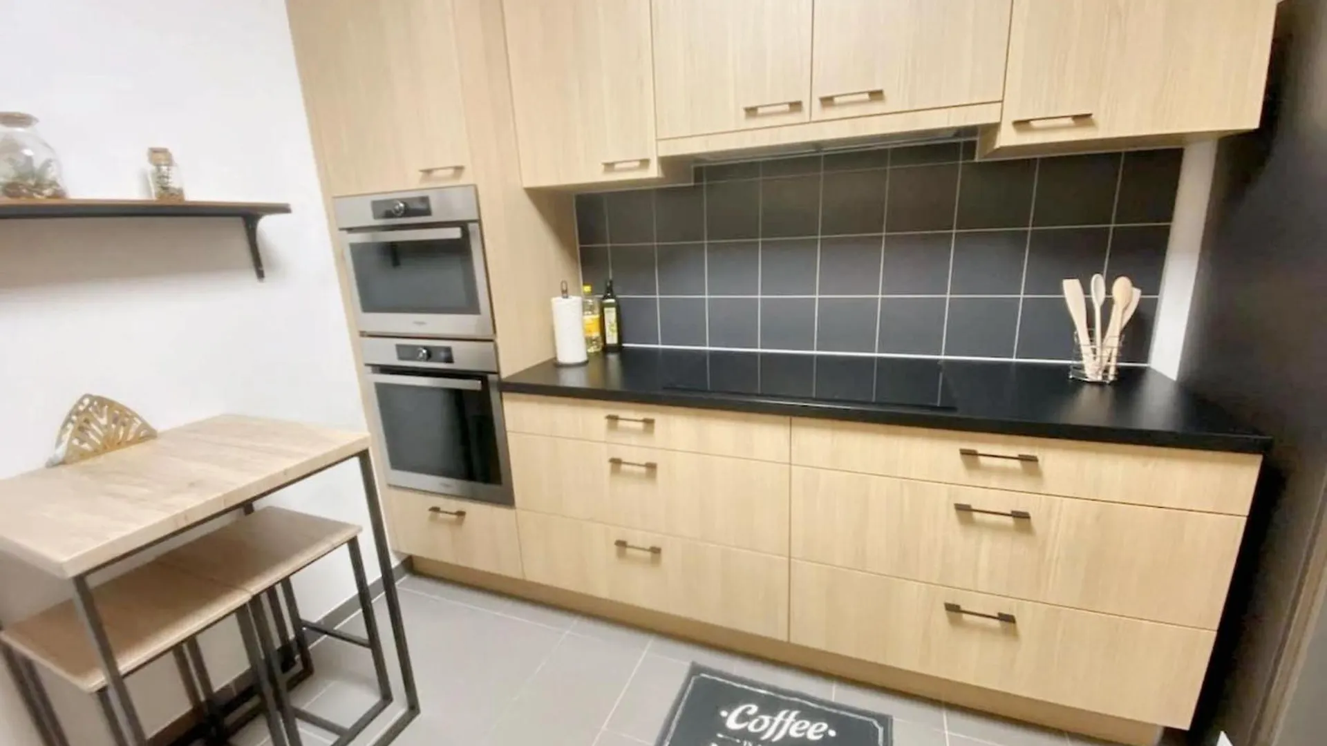 Modern Apartment In Cureghem Anderlecht 134 M² + Terrace Brüsszel