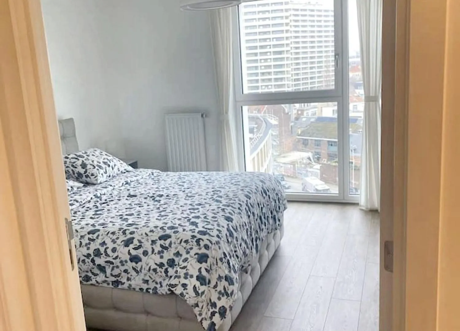 Modern Apartment In Cureghem Anderlecht 134 M² + Terrace Brüsszel