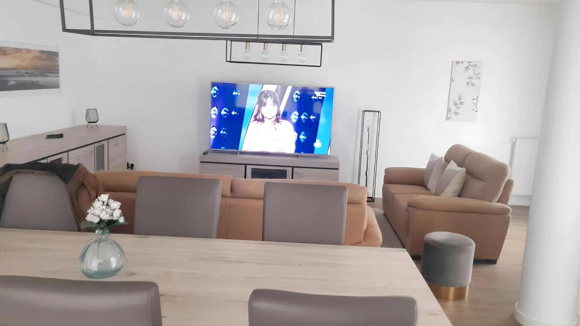 Modern Apartment In Cureghem Anderlecht 134 M² + Terrace Brüsszel 0*,