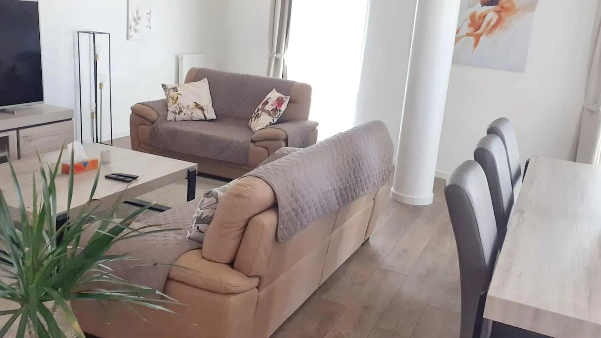 Modern Apartment In Cureghem Anderlecht 134 M² + Terrace Brüsszel